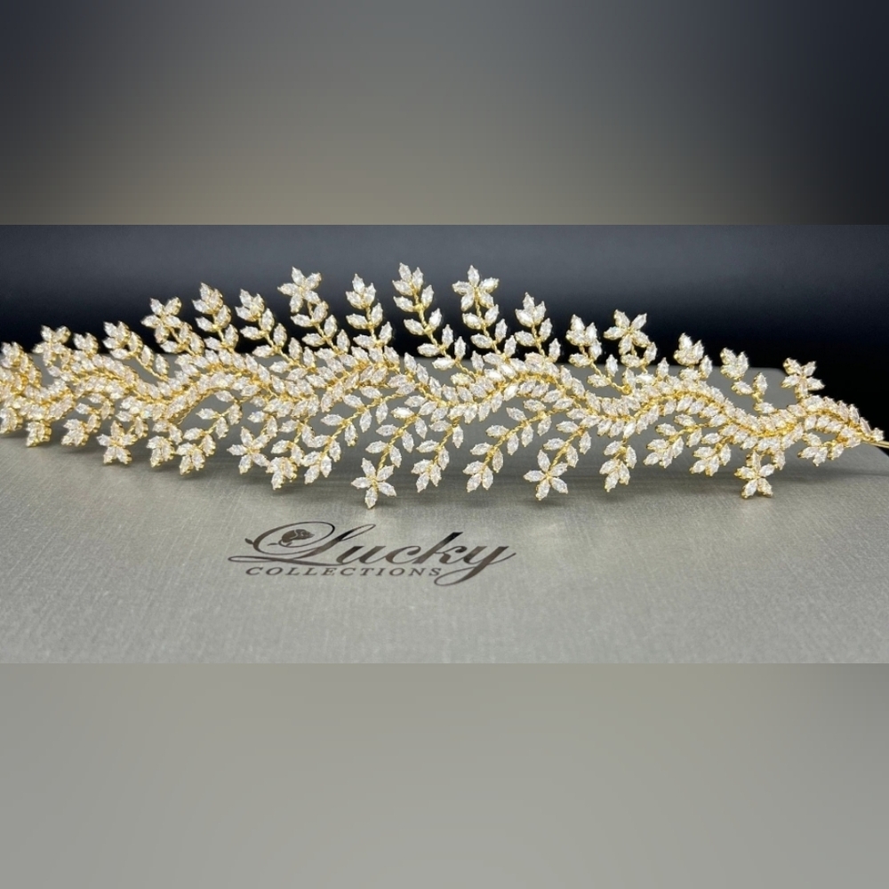 Lucky Collections Bridal Headpiece